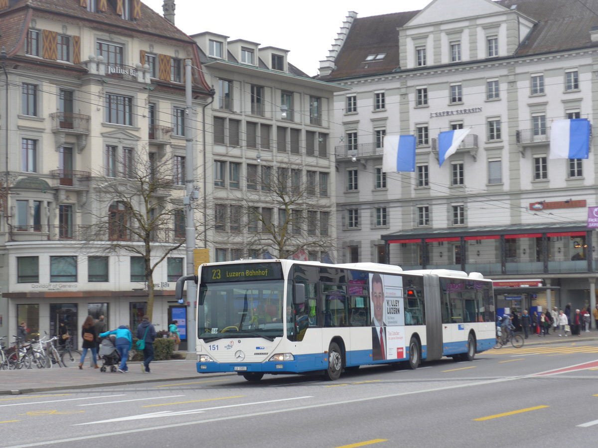 (189'369) - VBL Luzern - Nr. 151/LU 15'051 - Mercedes am 17. Mrz 2018 in Luzern, Bahnhofbrcke