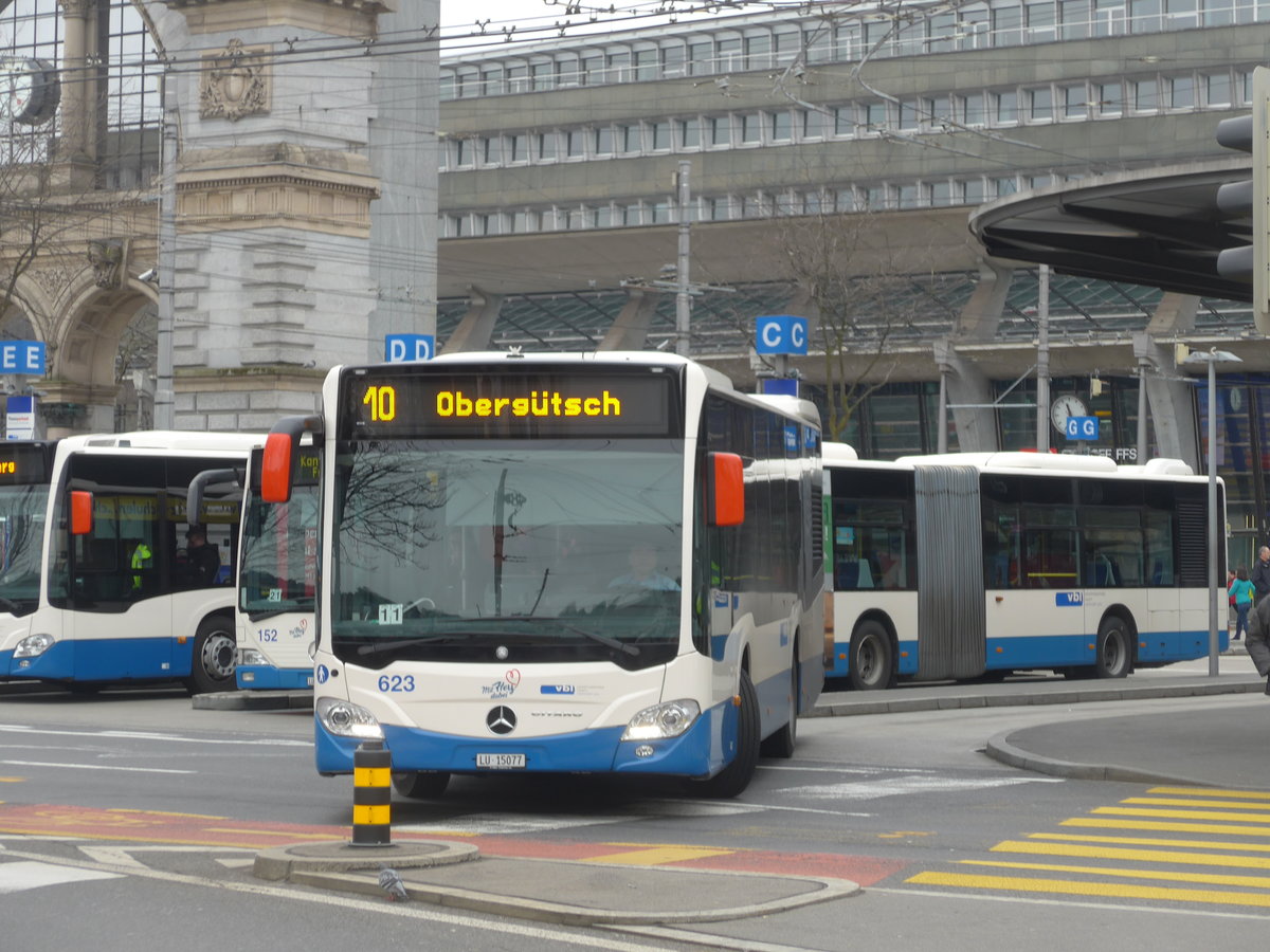 (189'400) - VBL Luzern - Nr. 623/LU 15'077 - Mercedes am 17. Mrz 2018 beim Bahnhof Luzern