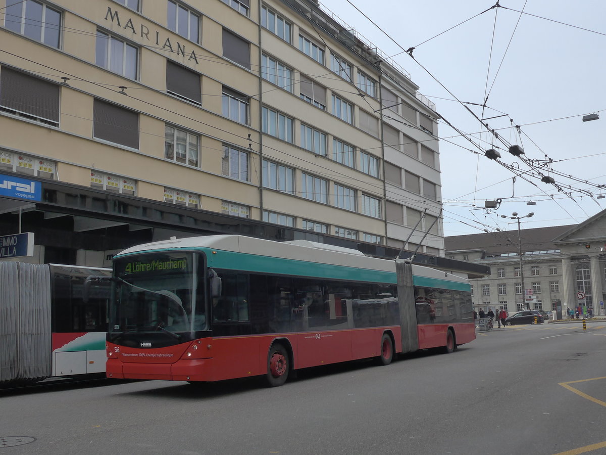 (189'870) - VB Biel - Nr. 56 - Hess/Hess Gelenktrolleybus am 2. April 2018 beim Bahnhof Biel