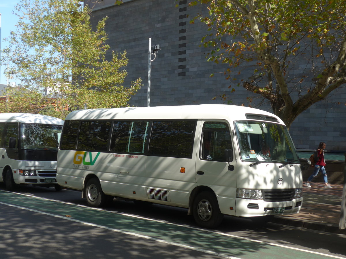 (190'377) - GLV Coaches, Campbellfield - BS01 EQ - Toyota am 19. April 2018 in Melbourne, NGV