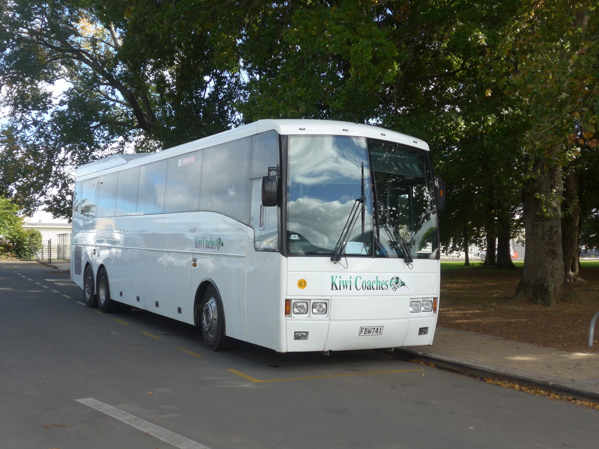 (190'812) - Kiwi Coaches, Auckland - Nr. 43/FBW741 - Volvo/Designline (ex Johnston's, Auckland Nr. 1219) am 22. April 2018 in Matamata