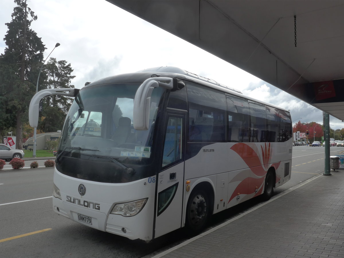 (191'281) - LNZ Coaches, Auckland - Nr. 8/GNM779 - Sunlong am 24. April 2018 in Taupo