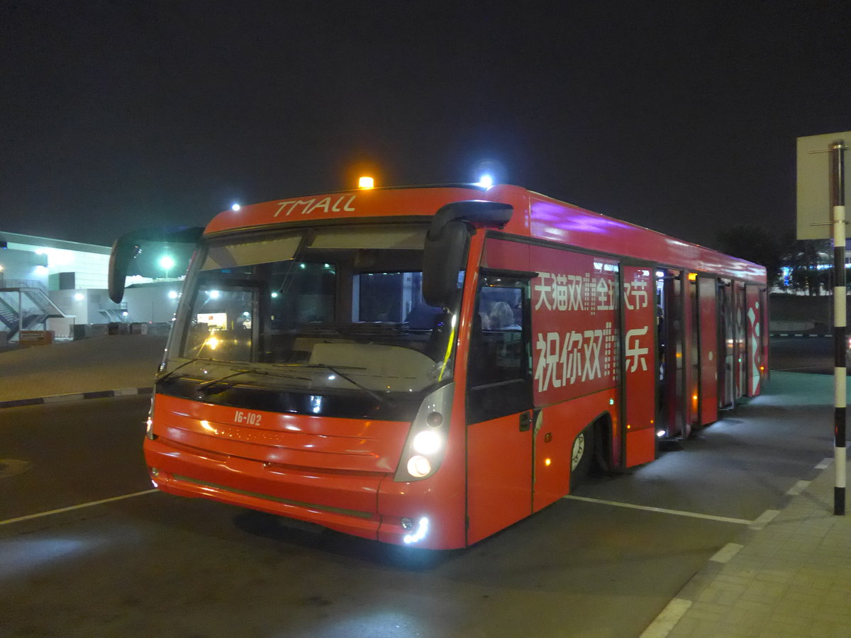 (192'294) - Etihad, Abu Dhabi - Nr. 16-102 - Cobus am 3. Mai 2018 in Abu Dhabi, Airport