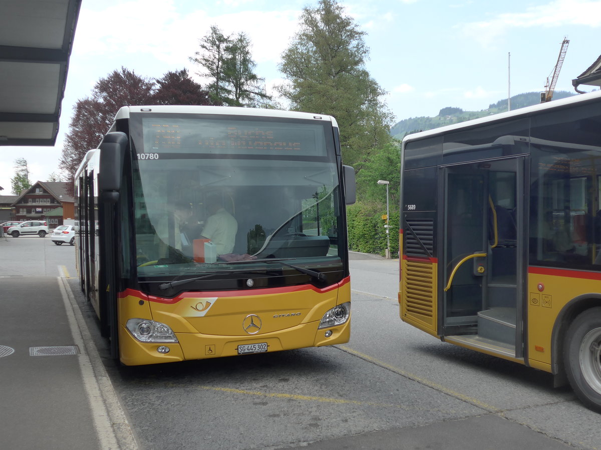(192'791) - PostAuto Ostschweiz - SG 445'302 - Mercedes am 5. Mai 2018 beim Bahnhof Nesslau-Neu St. Johann