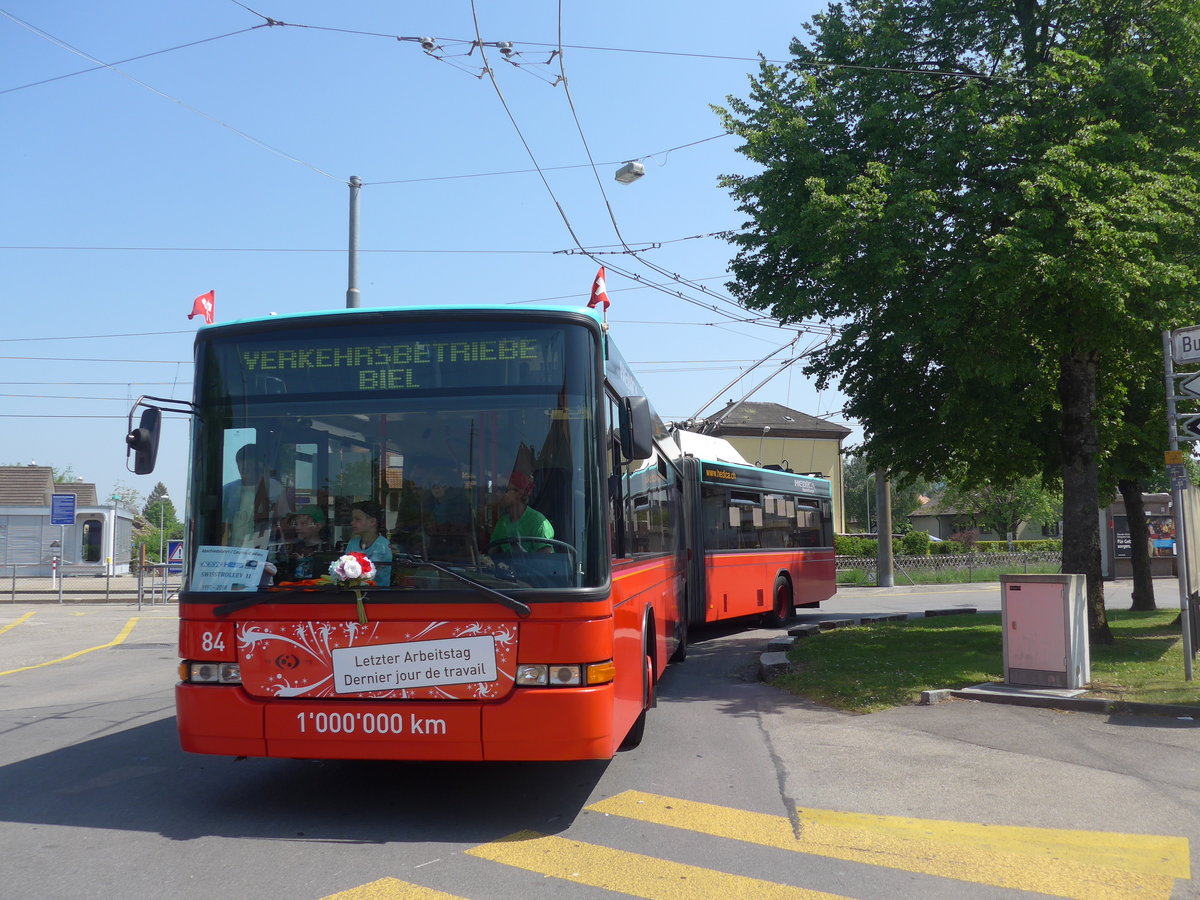 (192'873) - VB Biel - Nr. 84 - NAW/Hess Gelenktrolleybus am 6. Mai 2018 beim Bahnhof Nidau