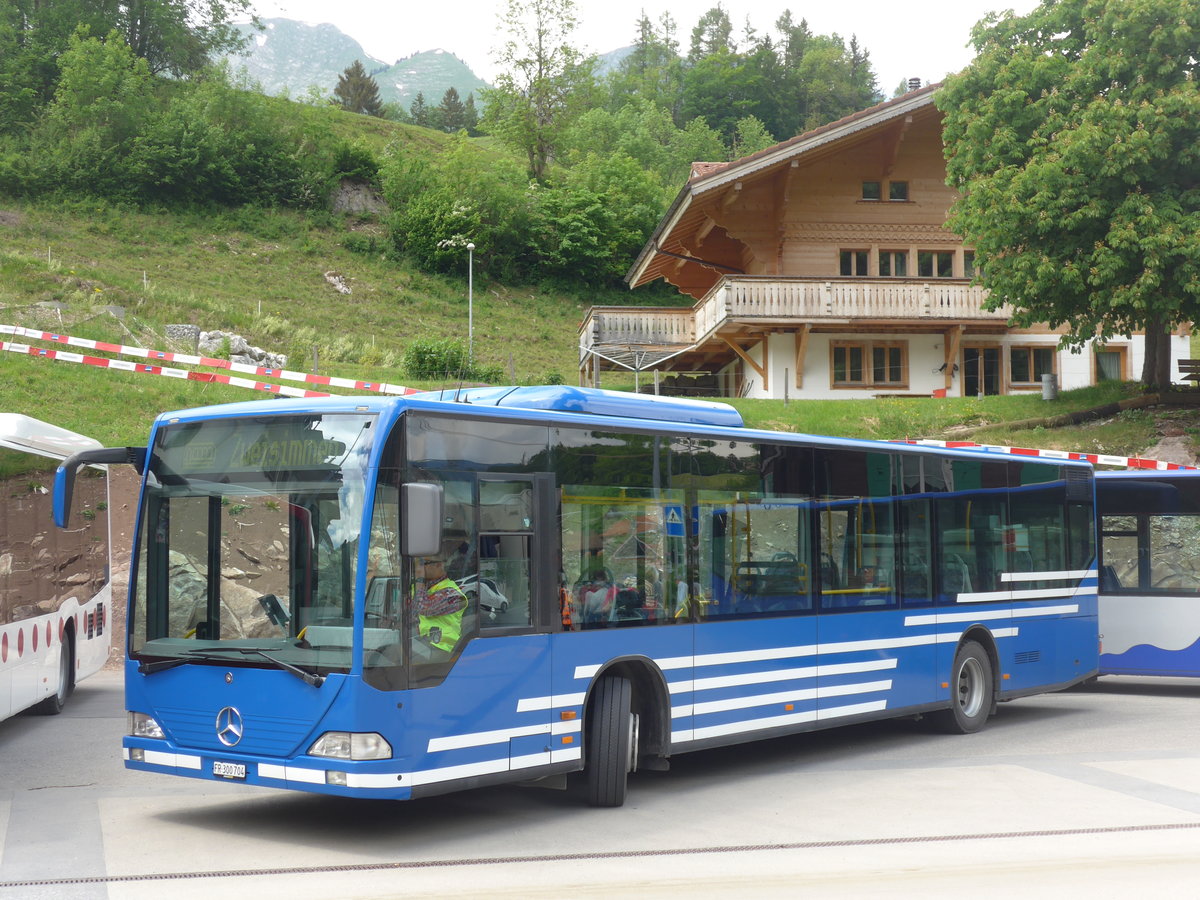 (193'331) - Interbus, Yverdon - FR 300'704 - Mercedes (ex AFA Adelboden Nr. 93; ex AFA Adelboden Nr. 5) am 21. Mai 2018 beim Bahnhof Montbovon