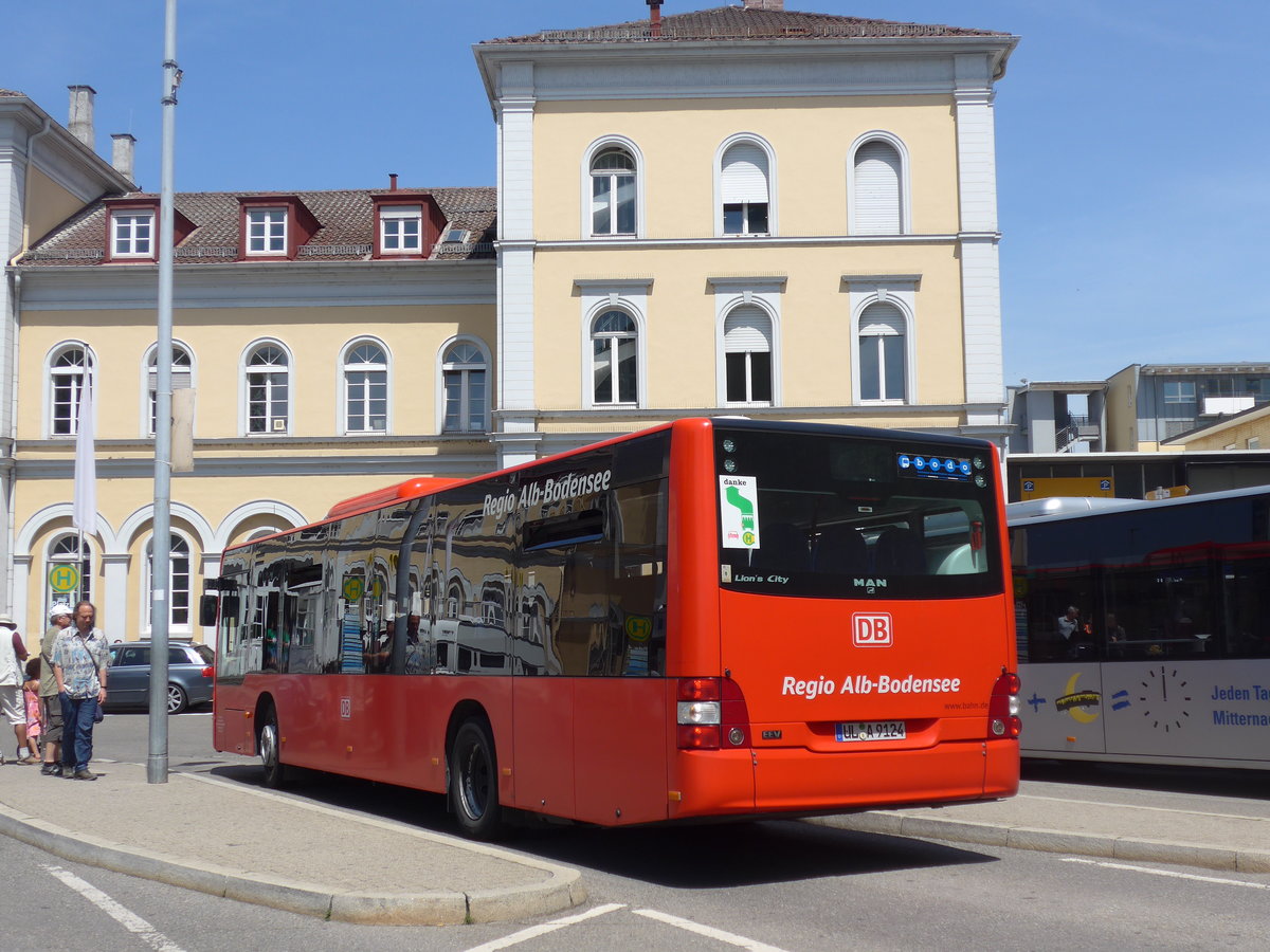 (193'550) - RAB Ulm - UL-A 9124 - MAN am 26. Mai 2018 beim Stadtbahnhof Friedrichshafen