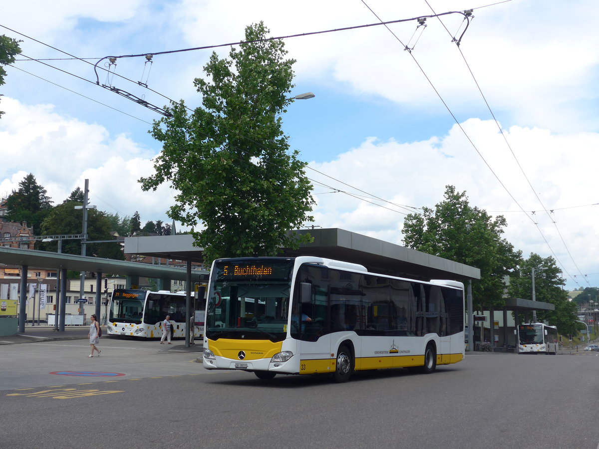 (193'946) - VBSH Schaffhausen - Nr. 33/SH 38'033 - Mercedes am 10. Juni 2018 beim Bahnhof Schaffhausen