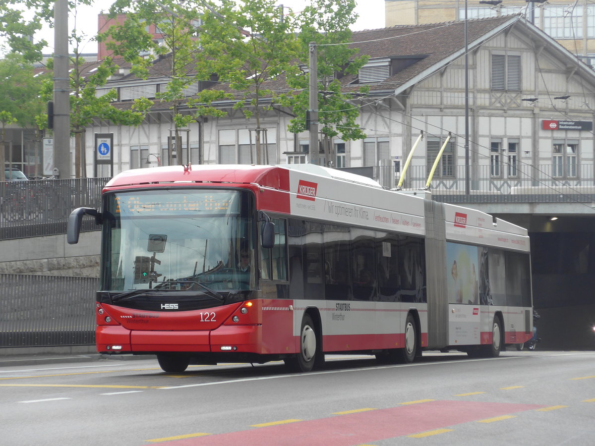 (194'068) - SW Winterthur - Nr. 122 - Hess/Hess Gelenktrolleybus am 17. Juni 2018 beim Hauptbahnhof Winterthur