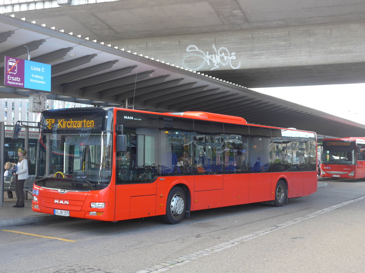 (194'102) - RVS Karlsruhe - KA-SB 1178 - MAN am 18. Juni 2018 beim Bahnhof Freiburg