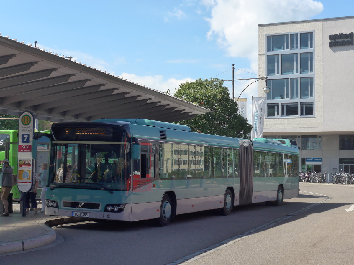 (194'172) - Weiss, Rottenburg - T-W 355 - Volvo (ex Bender, Ehringshausen) am 18. Juni 2018 beim Bahnhof Freiburg