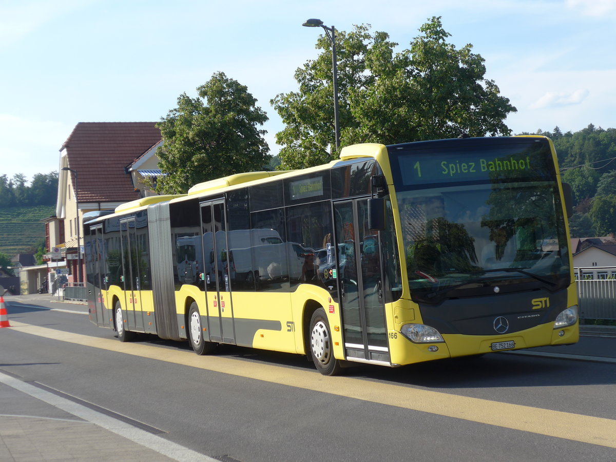 (194'754) - STI Thun - Nr. 166/BE 752'166 - Mercedes am 9. Juli 2018 beim Bahnhof Spiez