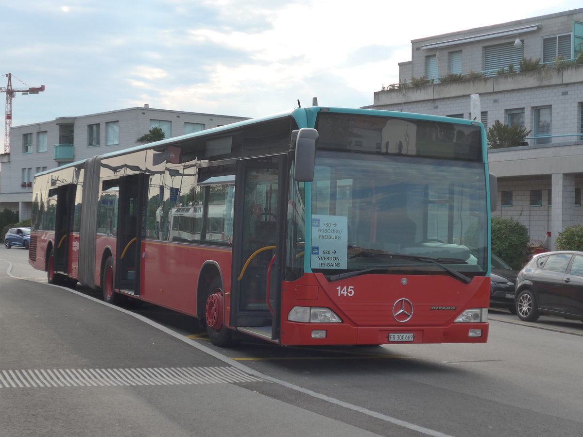 (195'348) - VB Biel - Nr. 145/FR 300'669 - Mercedes am 31. Juli 2018 beim Bahnhof Grolley (Einsatz Intertours)