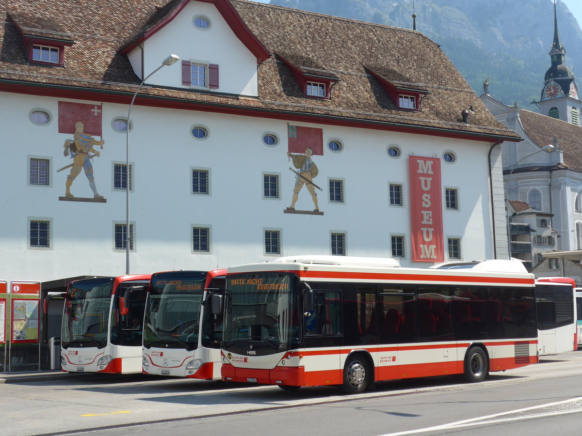 (195'414) - AAGS Schwyz - Nr. 4/SZ 5004 - Scania/Hess am 1. August 2018 in Schwyz, Post
