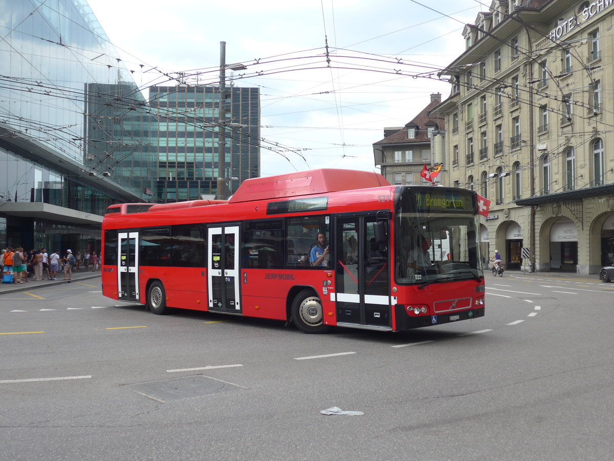 (195'477) - Bernmobil, Bern - Nr. 121/BE 624'121 - Volvo am 1. August 2018 beim Bahnhof Bern
