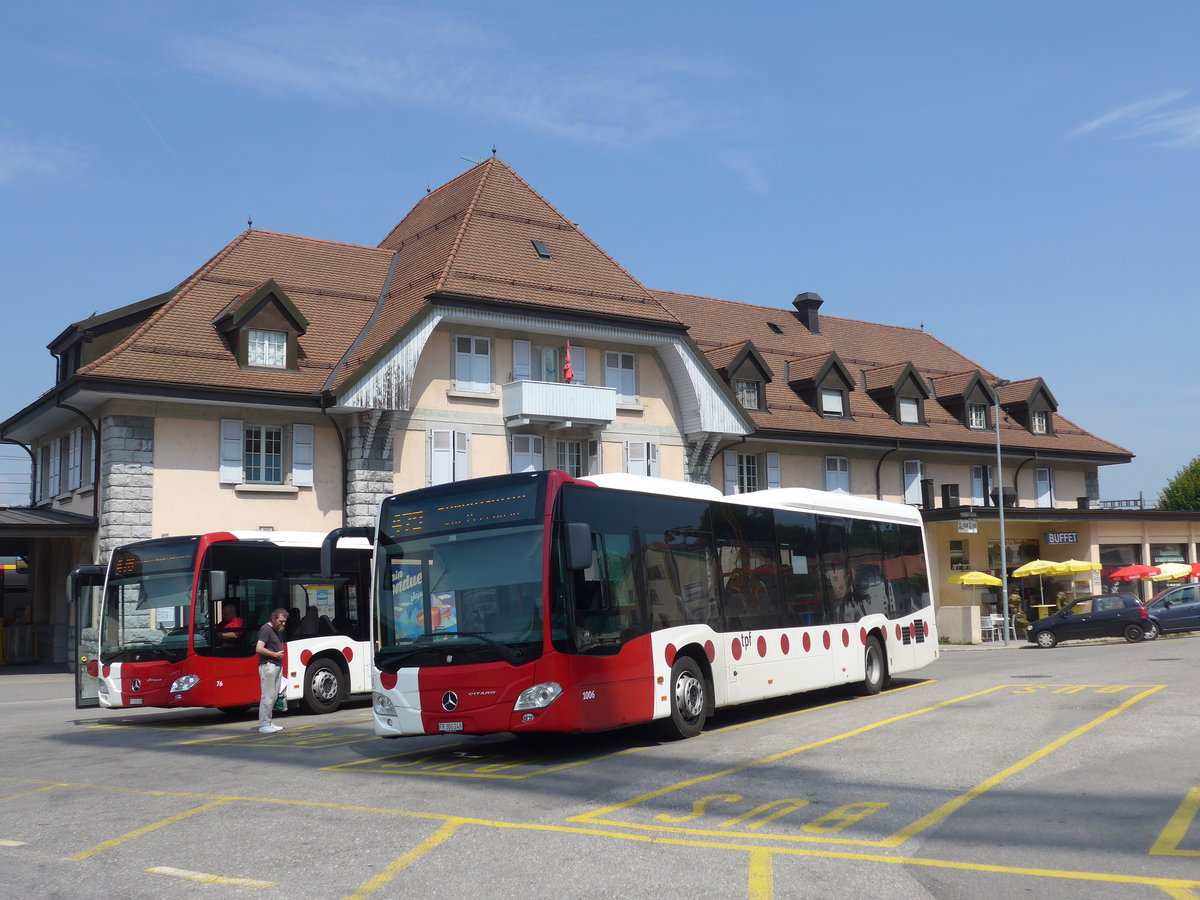 (195'678) - TPF Fribourg - Nr. 1006/FR 300'248 - Mercedes am 6. August 2018 beim Bahnhof Romont