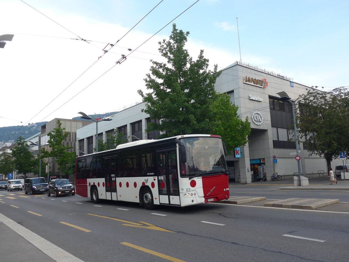 (195'712) - TPF Fribourg - Nr. 75/FR 300'229 - Volvo am 6. August 2018 beim Bahnhof Vevey