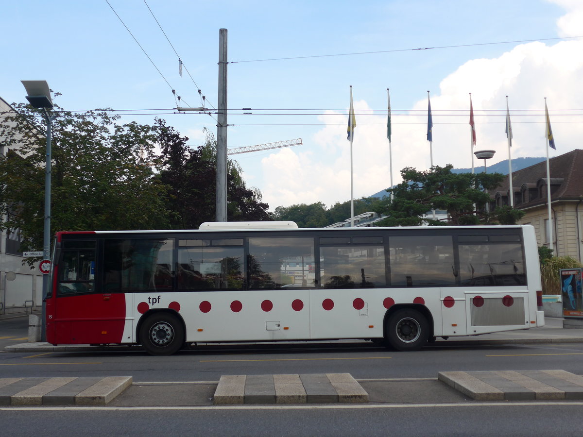 (195'718) - TPF Fribourg - Nr. 75/FR 300'229 - Volvo am 6. August 2018 beim Bahnhof Vevey