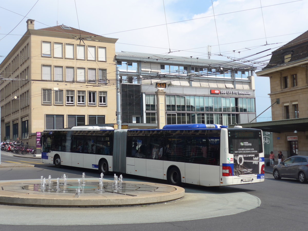(195'756) - TL Lausanne - Nr. 674/VD 1336 - MAN am 6. August 2018 beim Bahnhof Lausanne