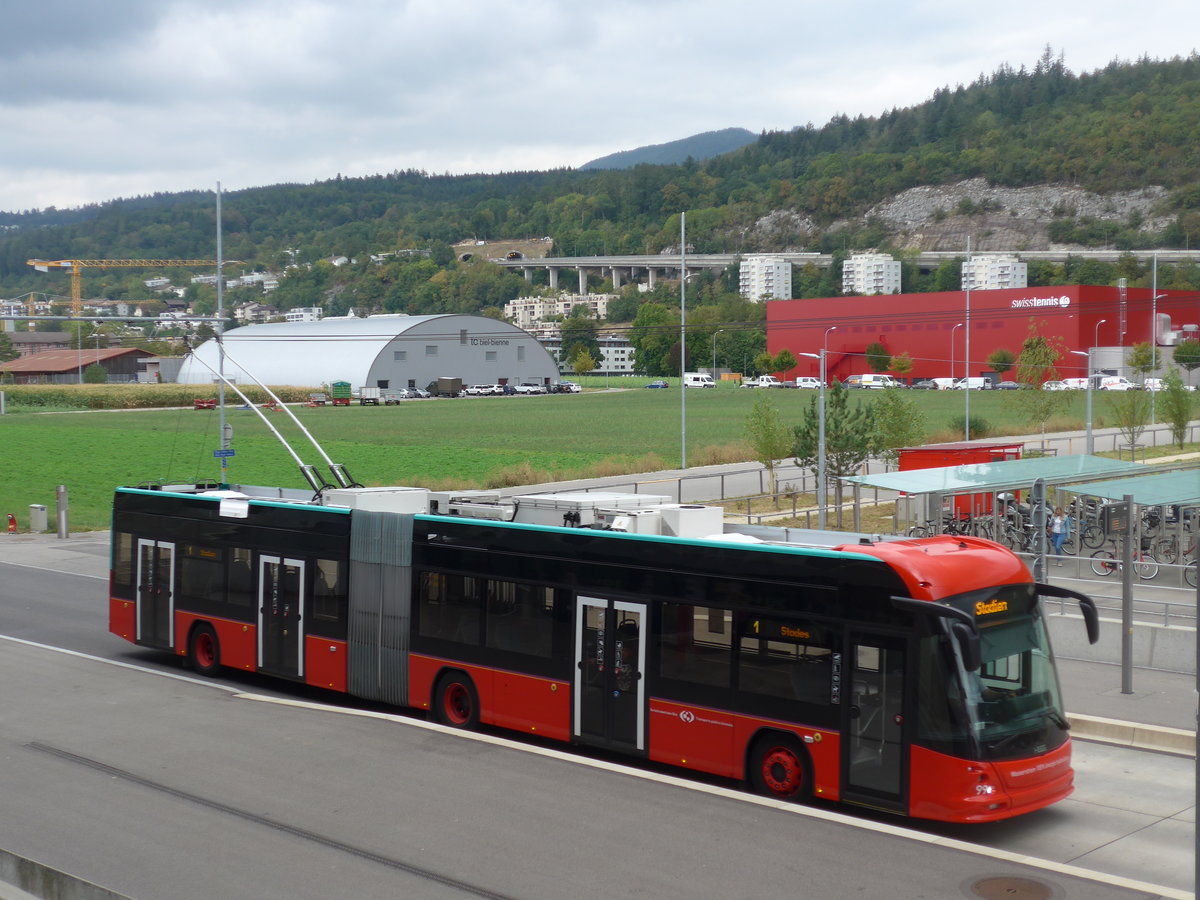 (196'482) - VB Biel - Nr. 99 - Hess/Hess Gelenktrolleybus am 3. September 2018 in Biel, Stadien