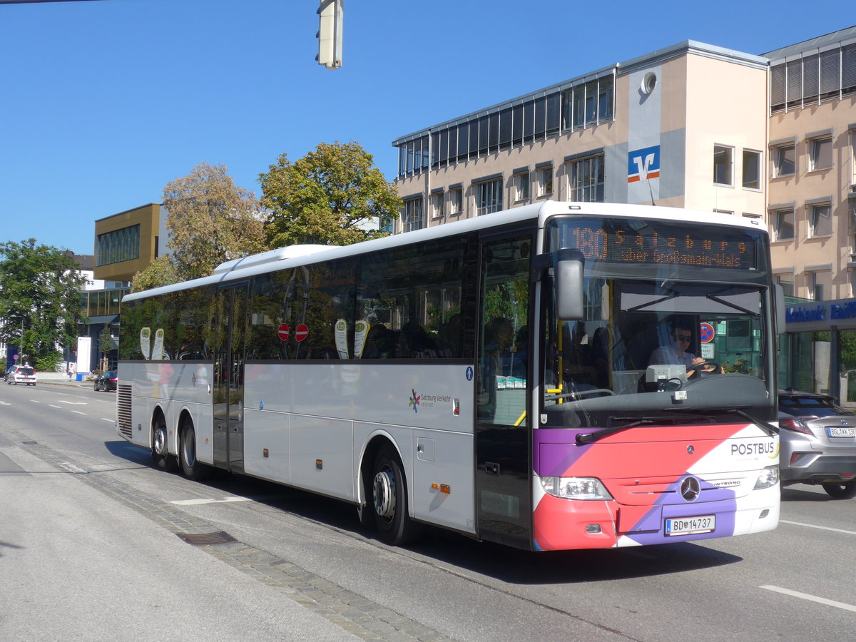 (196'976) - Aus Oesterreich: PostBus - BD 14'737 - Mercedes am 12. September 2018 beim Bahnhof Bad Reichenhall