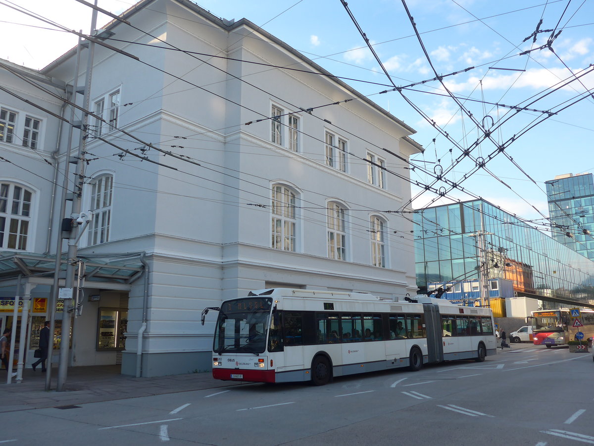 (197'006) - OBUS Salzburg - Nr. 263/S 467 IP - Van Hool (ex Nr. 0263) am 13. September 2018 beim Bahnhof Salzburg