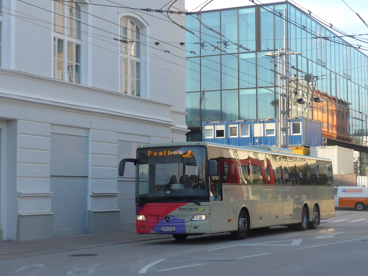 (197'008) - PostBus - BD 13'706 - Mercedes am 13. September 2018 beim Bahnhof Salzburg