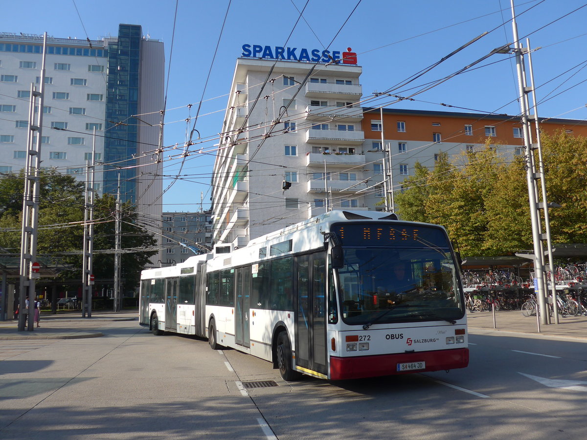 (197'079) - OBUS Salzburg - Nr. 272/S 464 JD - Van Hool Gelenktrolleybus (ex Nr. 0372) am 13. September 2018 beim Bahnhof Salzburg