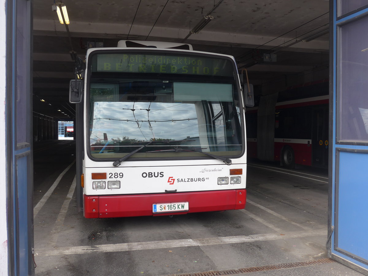 (197'133) - OBUS Salzburg - Nr. 289/S 165 KW - Van Hool Gelenktrolleybus am 13. September 2018 in Salzburg, Betriebshof