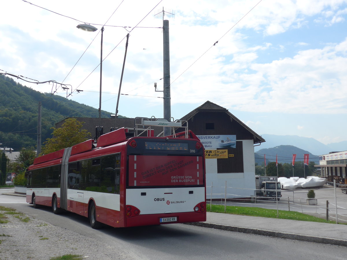 (197'172) - OBUS Salzburg - Nr. 316/S 392 RR - Solaris Gelenktrolleybus (ex TC La Chaux-de-Fonds/CH Nr. 141) am 13. September 2018 in Mayrwies, Daxluegstrasse