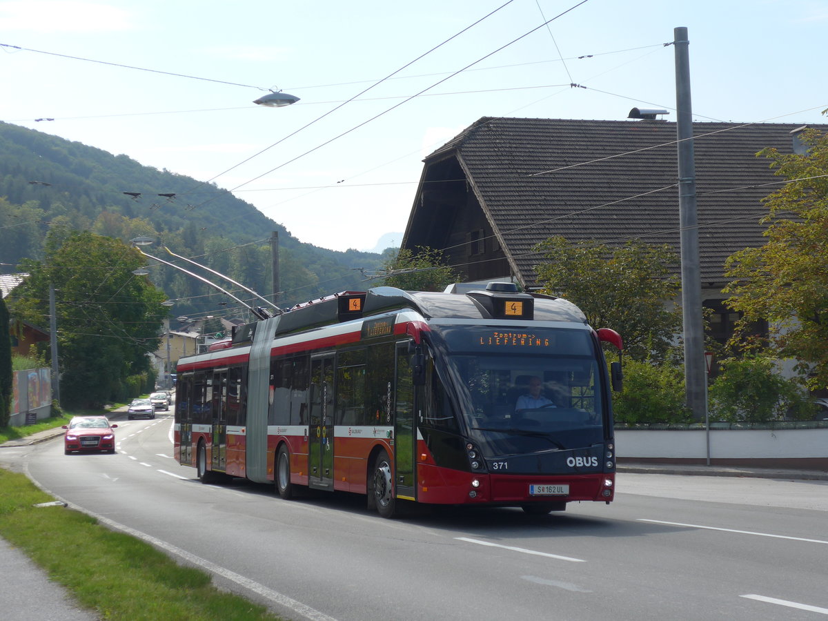 (197'197) - OBUS Salzburg - Nr. 371/S 162 UL - Solaris Gelenktrolleybus am 13. September 2018 in Mayrwies, Daxluegstrasse