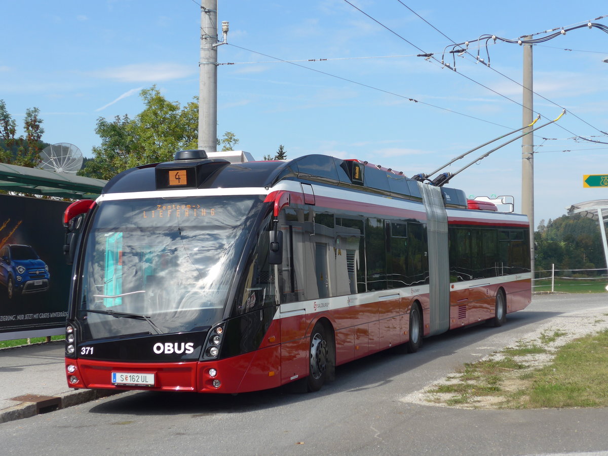 (197'199) - OBUS Salzburg - Nr. 371/S 162 UL - Solaris Gelenktrolleybus am 13. September 2018 in Mayrwies, Daxluegstrasse