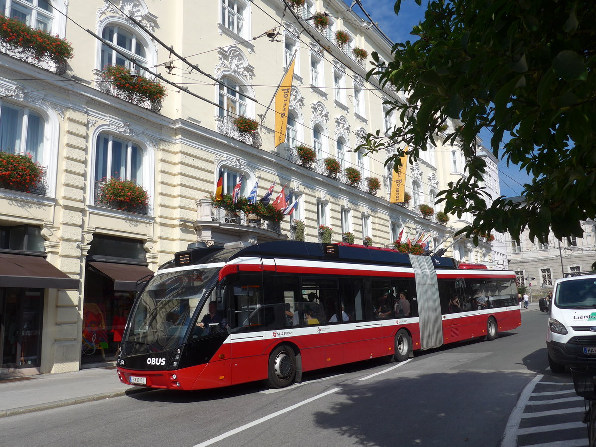 (197'258) - OBUS Salzburg - Nr. 364/S 291 TO - Solaris Gelenktrolleybus am 13. September 2018 in Salzburg, Makartplatz