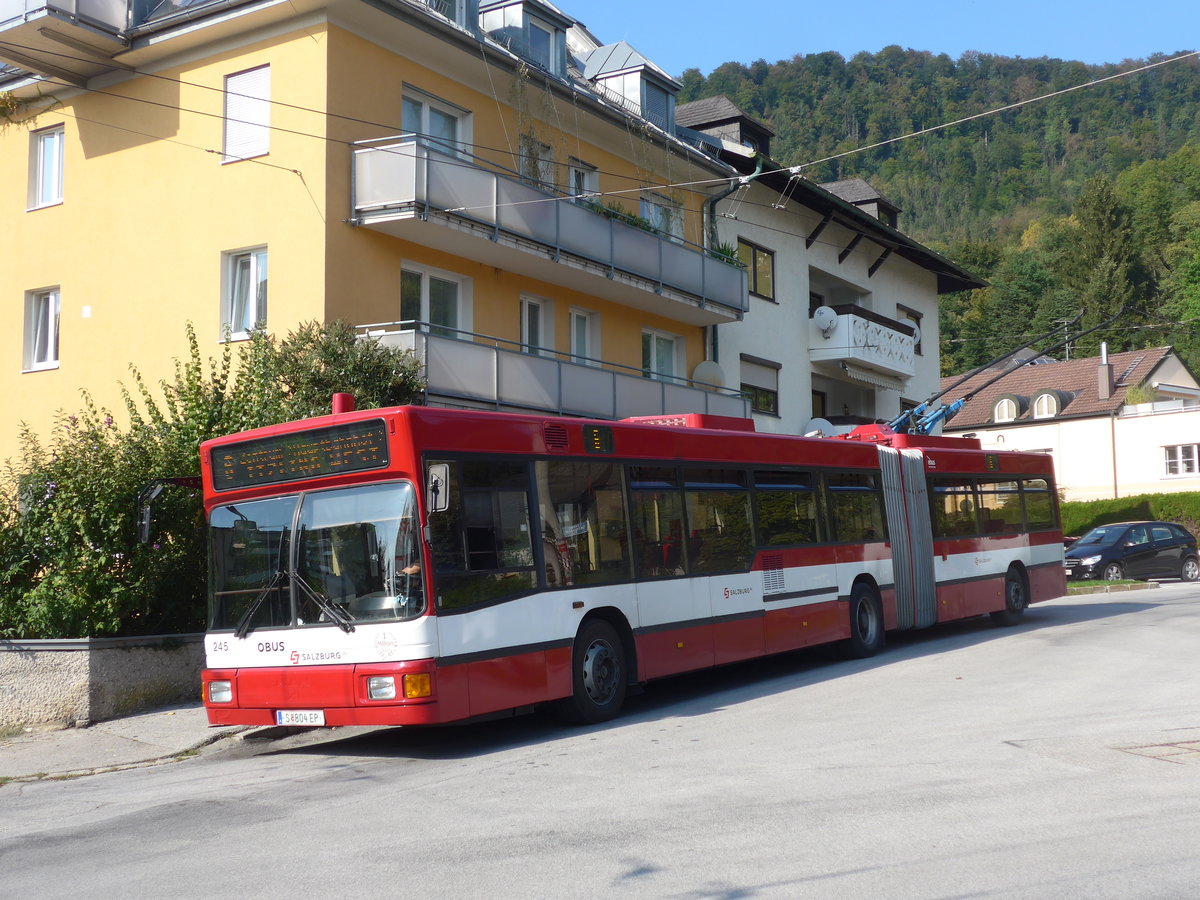 (197'285) - OBUS Salzburg - Nr. 245/S 804 EP - Grf&Stift Gelenktrolleybus (ex Nr. 9765) am 13. September 2018 in Salzburg, Ludwig-Schmederer-Platz