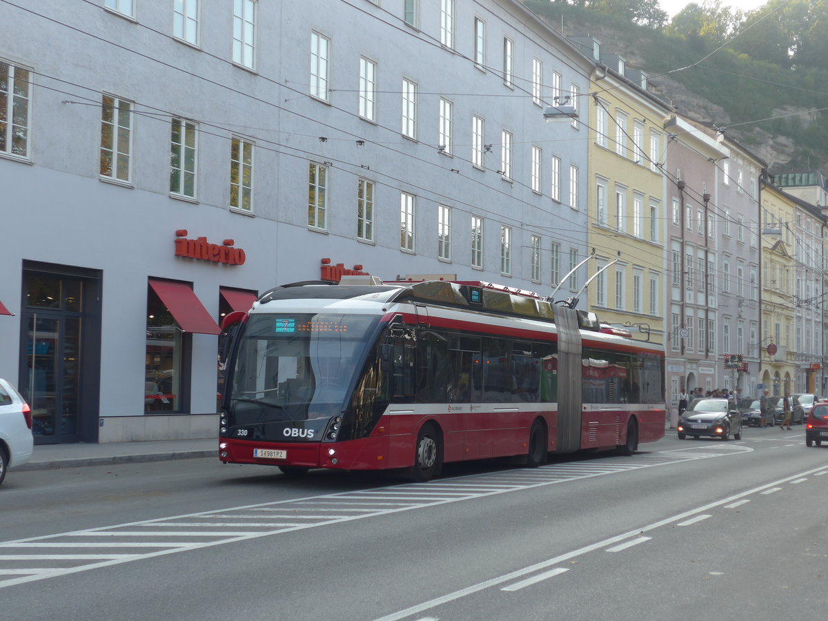 (197'363) - OBUS Salzburg - Nr. 330/S 981 PZ - Solaris Gelenktrolleybus am 13. September 2018 in Salzburg, Hanuschplatz