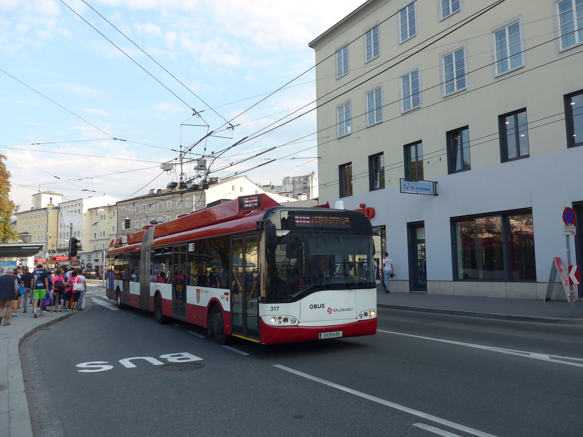 (197'365) - OBUS Salzburg - Nr. 317/S 914 RK - Solaris Gelenktrolleybus (ex TC La Chaux-de-Fonds/CH Nr. 142) am 13. September 2018 in Salzburg, Hanuschplatz