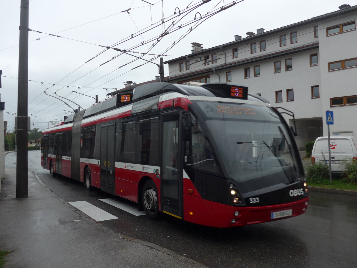 (197'424) - OBUS Salzburg - Nr. 333/S 896 SJ - Solaris Gelenktrolleybus am 14. September 2018 beim Bahnhof Salzburg Sd