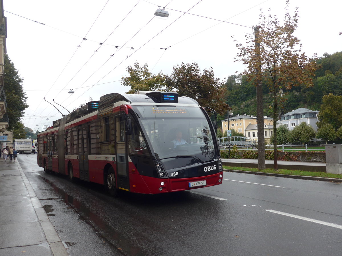 (197'504) - OBUS Salzburg - Nr. 336/S 424 SL - Solaris Gelenktrolleybus am 14. September 2018 in Salzburg, Mozartsteg