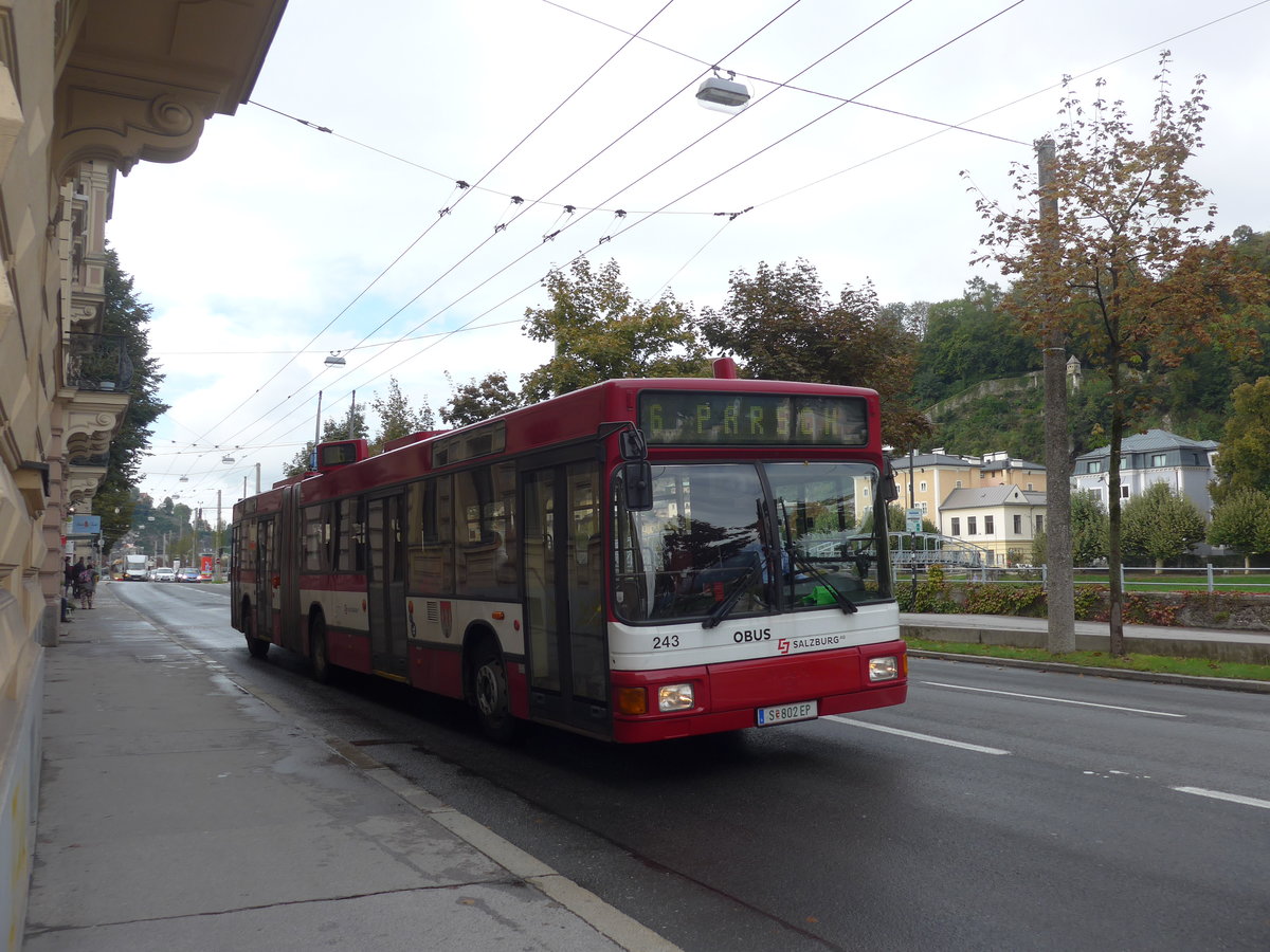 (197'533) - OBUS Salzburg - Nr. 243/S 802 EP - Grf&Stift Gelenktrolleybus (ex Nr. 9663) am 14. September 2018 in Salzburg, Mozartsteg