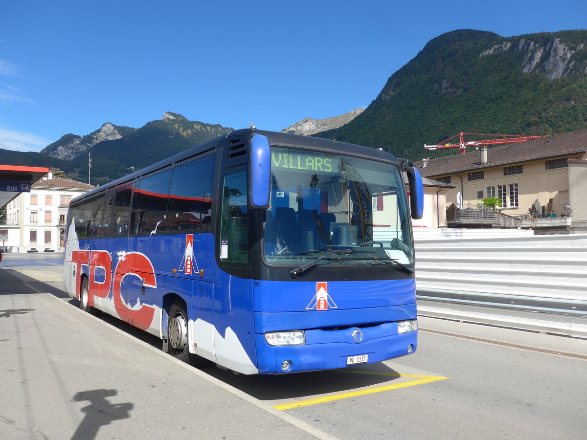 (197'926) - TPC Aigle - Nr. 16/VD 1117 - Irisbus am 23. September 2018 beim Bahnhof Aigle