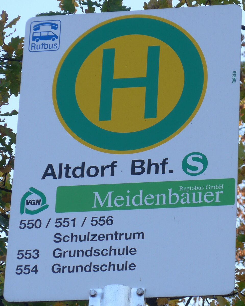 (198'300) - VGN/Meidenbauer-Haltestellenschild - Altdorf, Bhf. - am 15. Oktober 2018