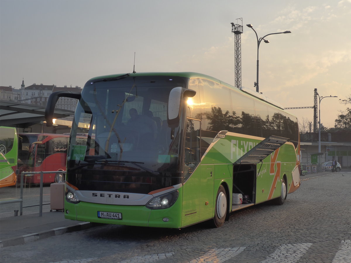 (198'444) - Aus Deutschland: Autobus Oberbayer, Mnchen - M-AU 441 - Setra am 18. Oktober 2018 in Praha, Florenc
