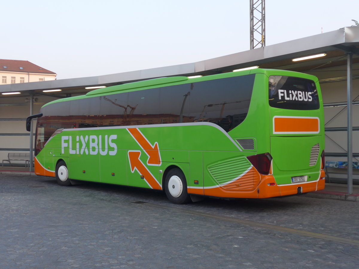 (198'453) - FlixBus CZ - 3SV 0752 - Setra am 18. Oktober 2018 in Praha, Florenc
