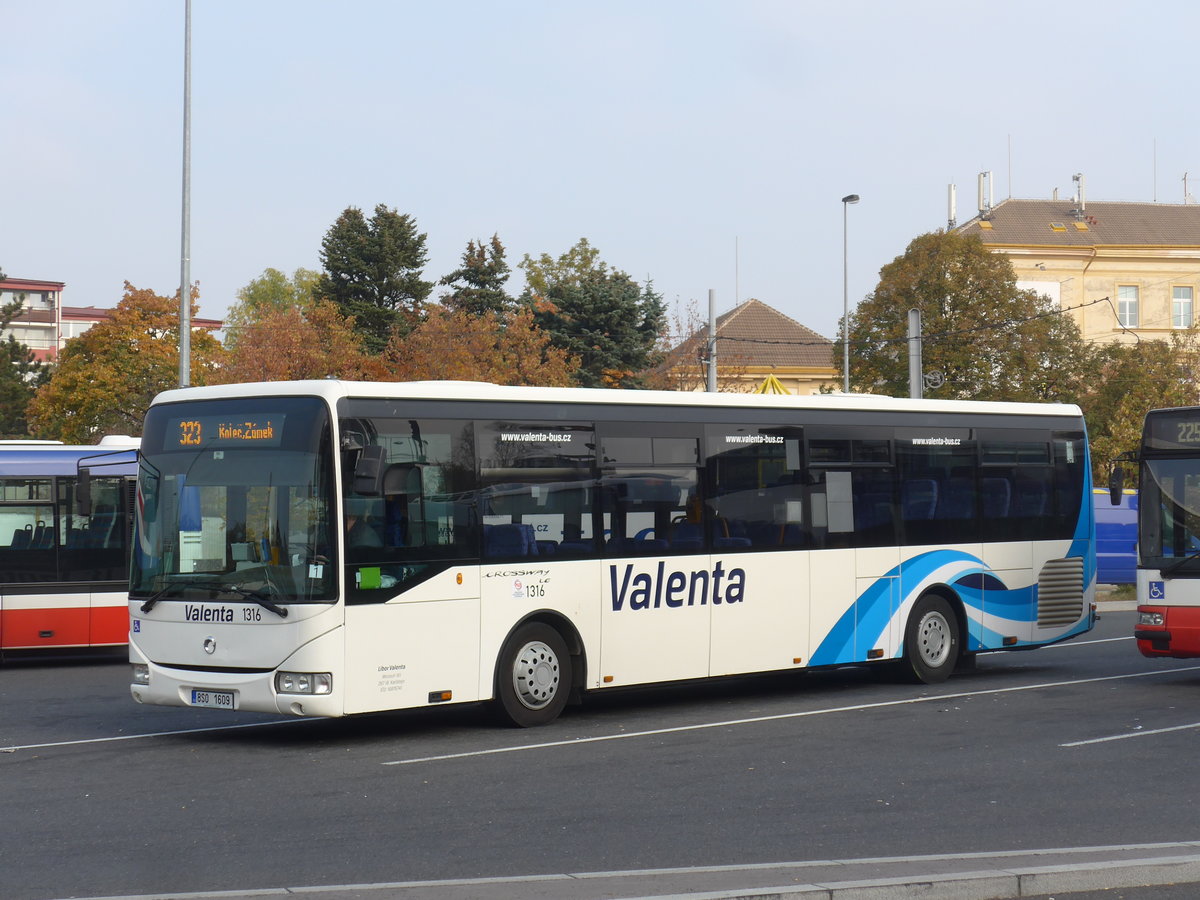 (198'538) - Valenta, Karlstein - Nr. 1316/8S0 1609 - Irisbus am 19. Oktober 2018 in Praha, Ndraz Veleslavn