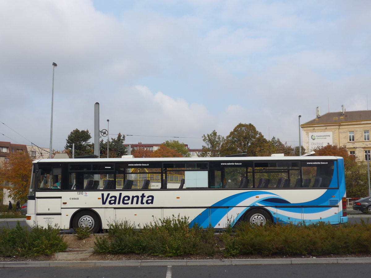 (198'560) - Valenta, Karlstein - Nr. 1310/4SA 4162 - Karosa am 19. Oktober 2018 in Praha, Ndraz Veleslavn