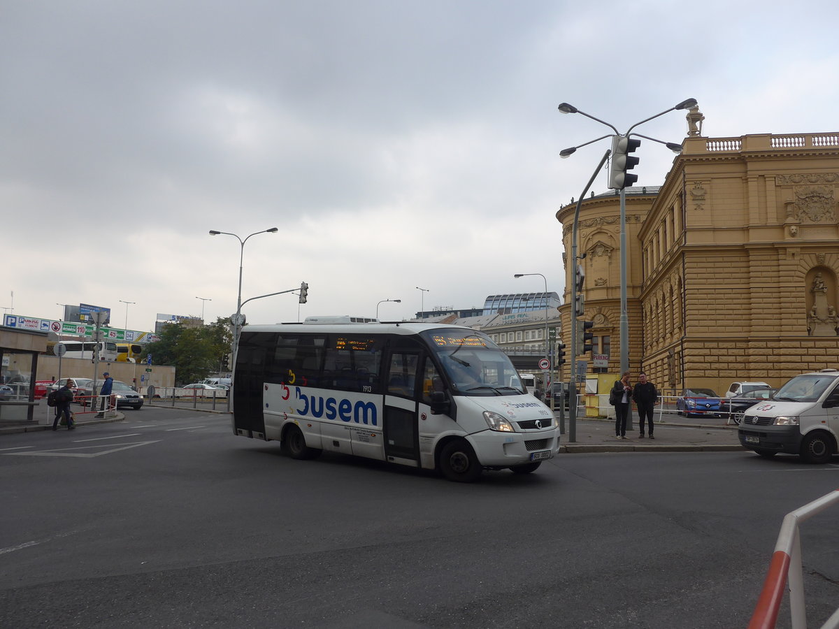 (198'597) - Busem, Cesk Budjovice - Nr. 1913/6C0 0002 - Irisbus/Rosero am 19. Oktober 2018 in Praha, Florenc