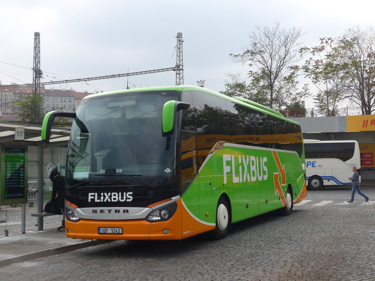 (198'614) - FlixBus CZ - 3SP 1243 - Setra am 19. Oktober 2018 in Praha, Florenc
