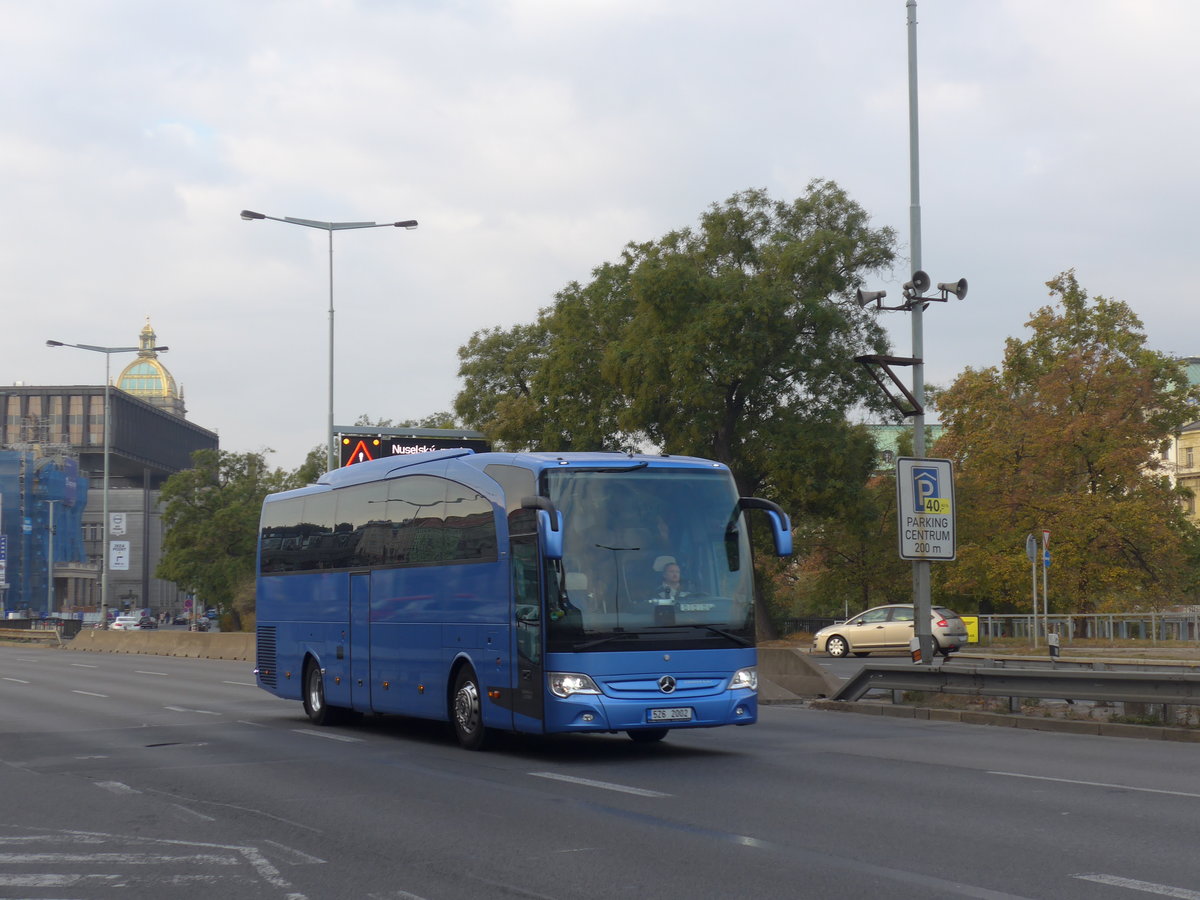 (198'945) - Skatrans, Valassk Mezirc - 5Z6 2002 - Mercedes am 21. Oktober 2018 in Praha, Hlavn Ndraz