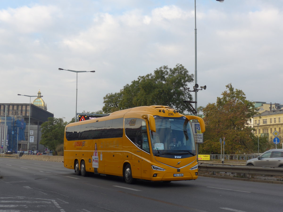 (198'949) - Student Agency, Brno - Nr. 296/1BJ 9296 - Volvo/Irizar am 21. Oktober 2018 in Praha, Hlavn Ndraz