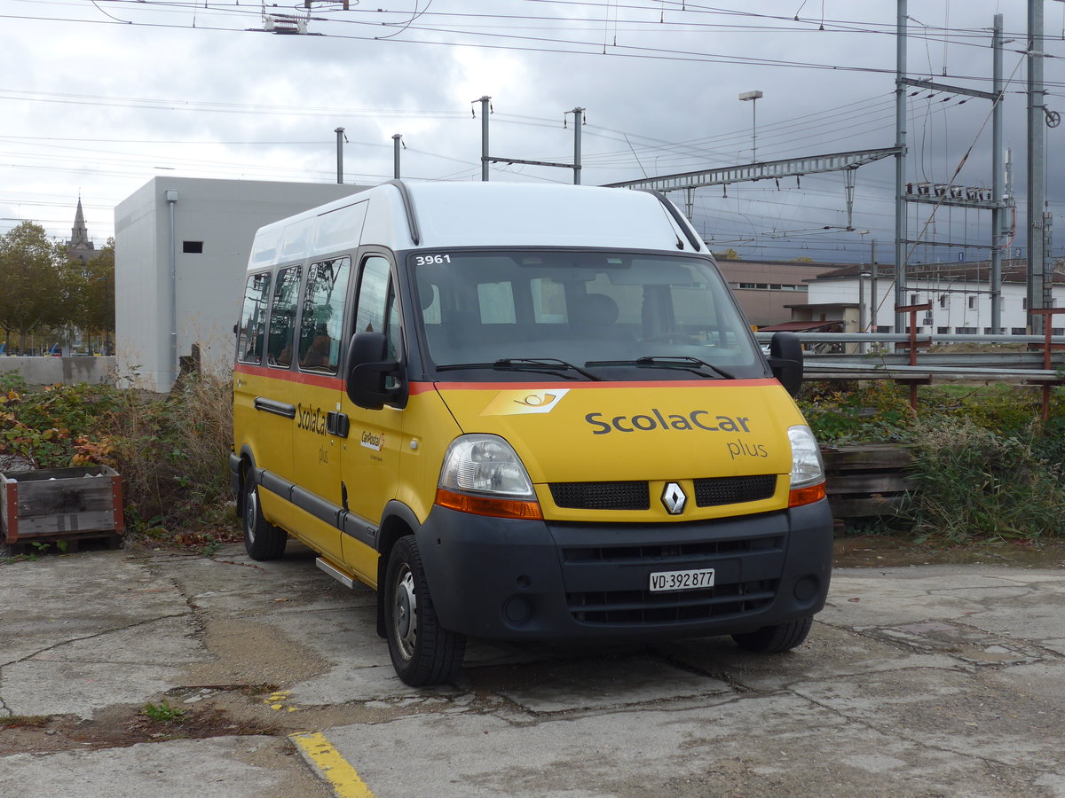 (199'017) - CarPostal Ouest - VD 392'877 - Renault am 28. oktober 2018 in Yverdon, Garage